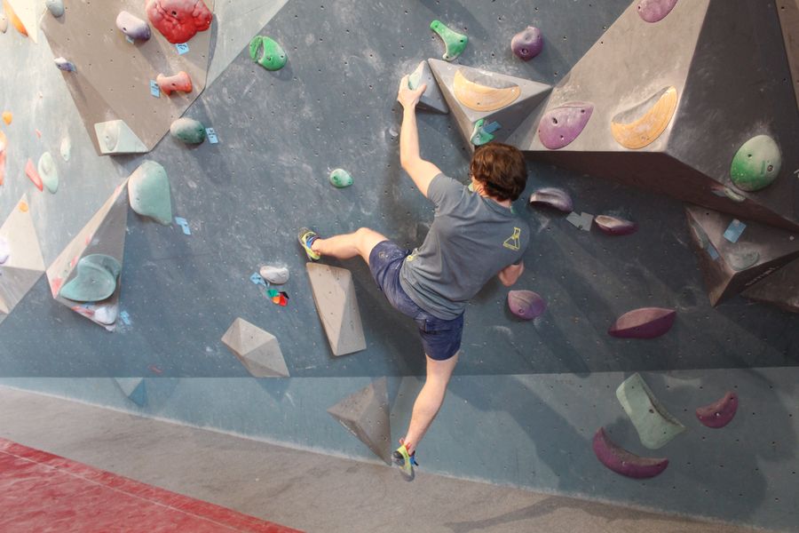 Aufwärmen in der Boulderhalle | Copyright Alexander von Doepp Boulderhalle - Aufwärmen