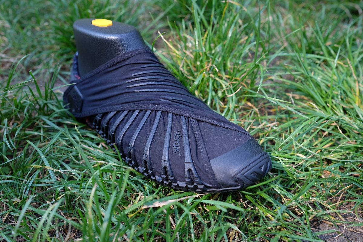 Der Wickelschuh liegt eng an, ohne zu drücken. Der Wickelschuh liegt eng an, ohne zu drücken. ©camp4.livennis