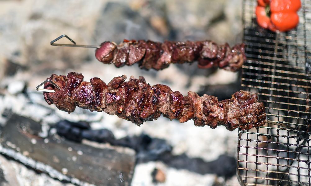 Im Freigelände wurde bei Primus gegrillt, nur leider fehlte oft die Zeit. Im Freigelände wurde bei Primus gegrillt, nur leider fehlte oft die Zeit.