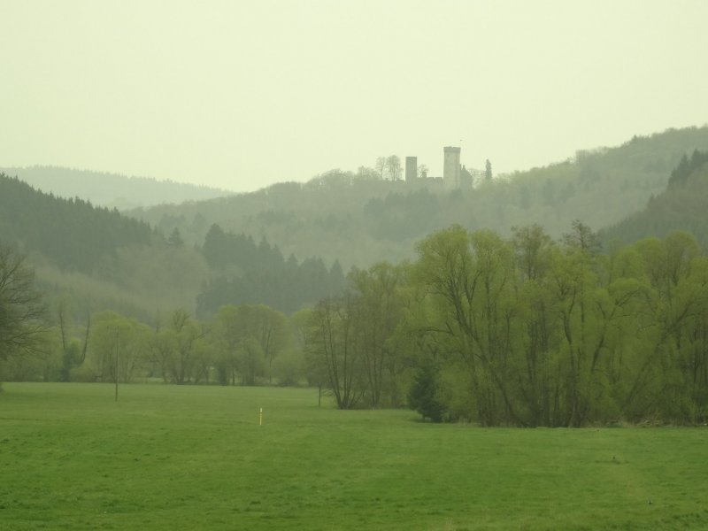 Kasselburg – näher kommt der Eifelsteig ihr nicht
