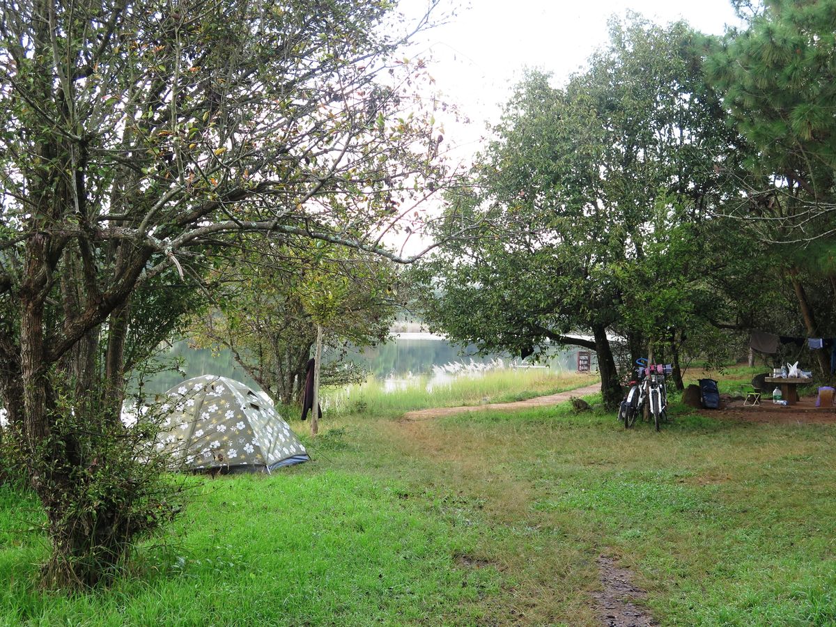 Chinas schönster (uns bekannter) Campingplatz CAMP4 Reisebericht: Mit dem Fahrrad quer durch Südchina