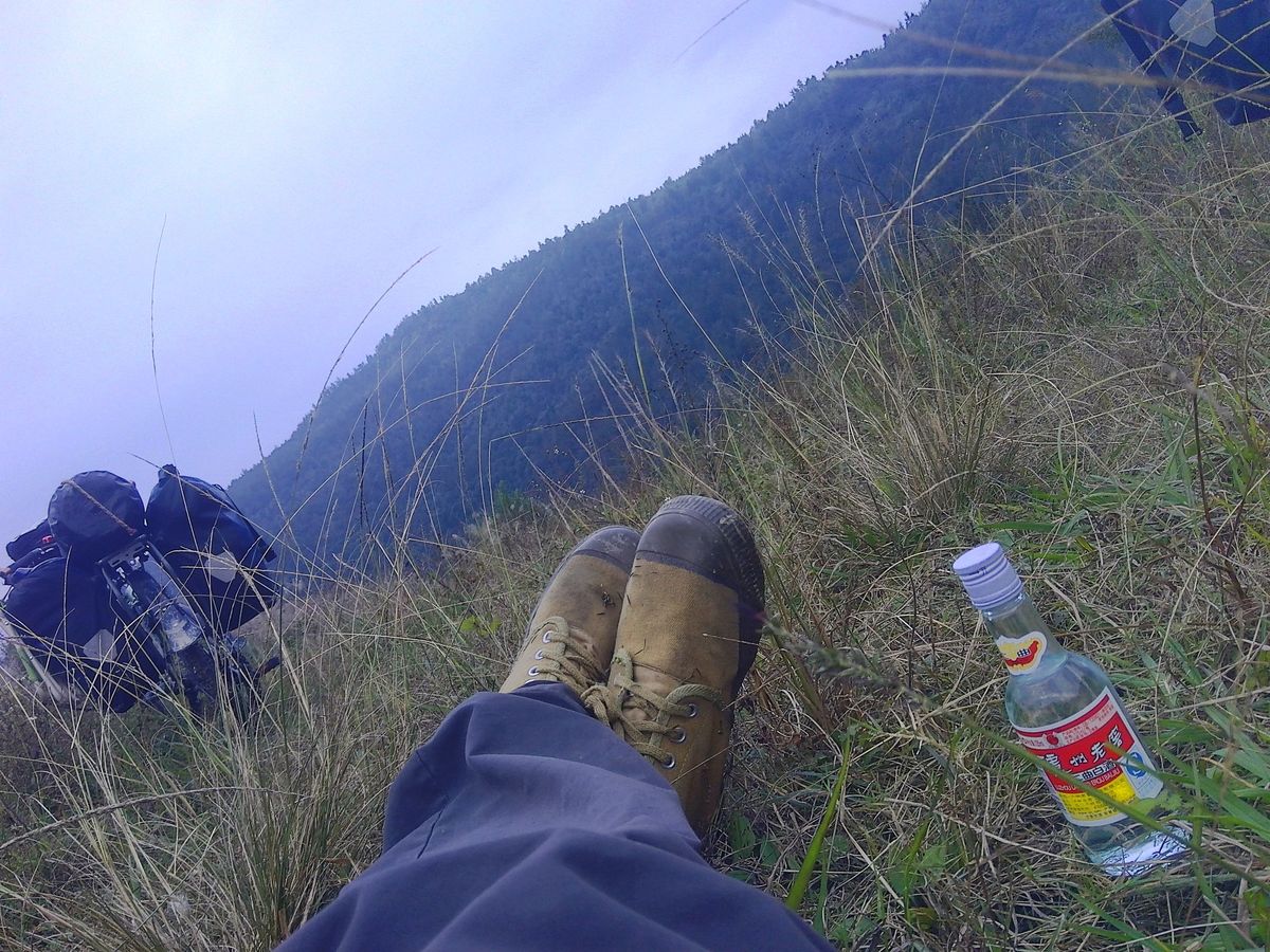 Feierabend mit Ausblick und Maisschnaps CAMP4: Reisebericht: Mit dem Fahrrad quer durch Südchina Teil II