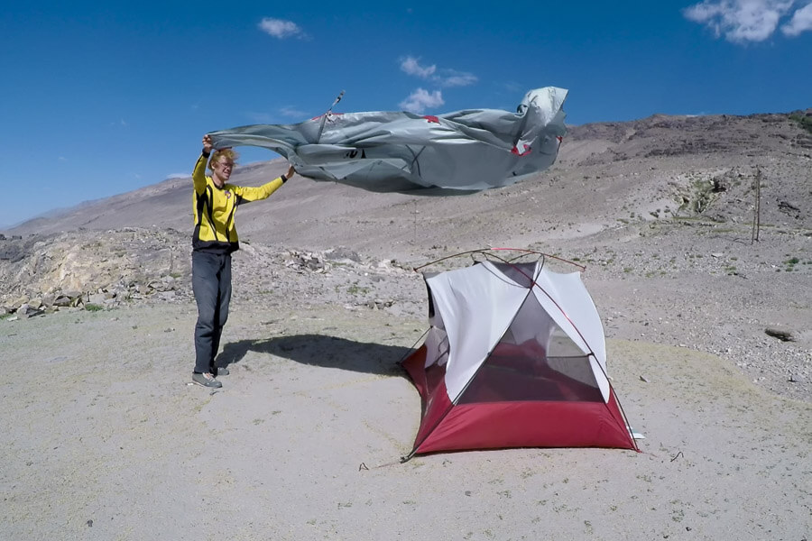 Zeltabbau bei starkem Wind - Wakhan Tal, Tadschikistan CAMP4 Testbericht MSR Elixir 2 - Zeltaufbau bei Wind