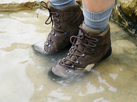 test 08/13 Wanderschuhe,Mallorca; Wasserbad, Dichtigkeit der Wanderschuhe