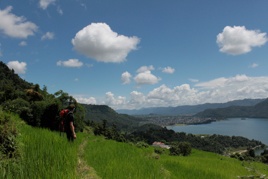 blick-auf-den-phewa-lake-pokhara-nepal