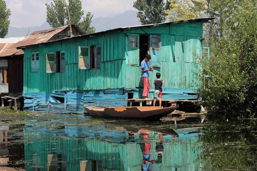 haus-im-dal-lake-kashmir