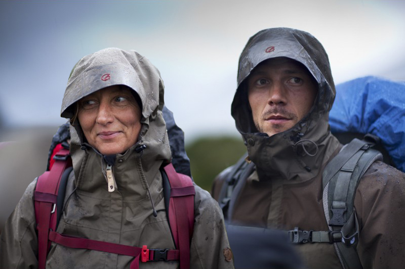 Fjällrävens Eco-Trail Jacket funktioniert bei jeder Witterung. Gibt's auch im CAMP4 Berlin. Foto: Fjällräven.