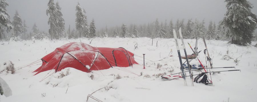 Drinnen muss es trocken sein. Foto: Camp4/Micha Rupschuss Wassersäule