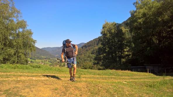 Felix beim Wandern in den Bergen