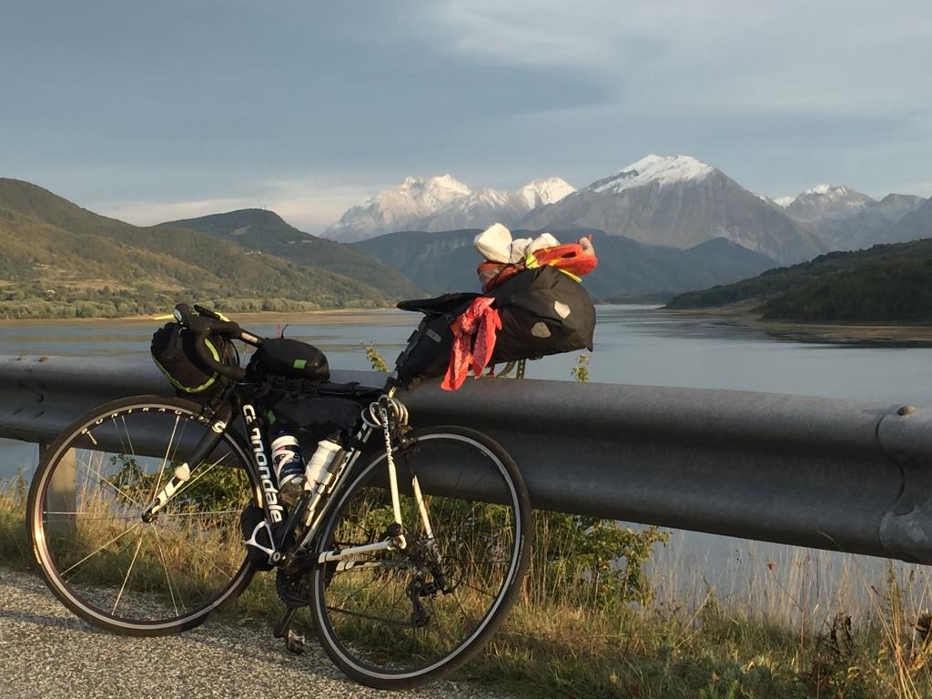 Fahrrad, See und Berge