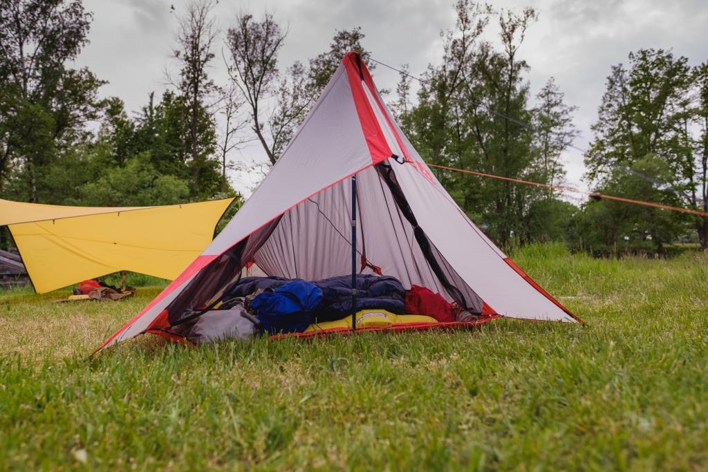 schlafen-unterm-tarp