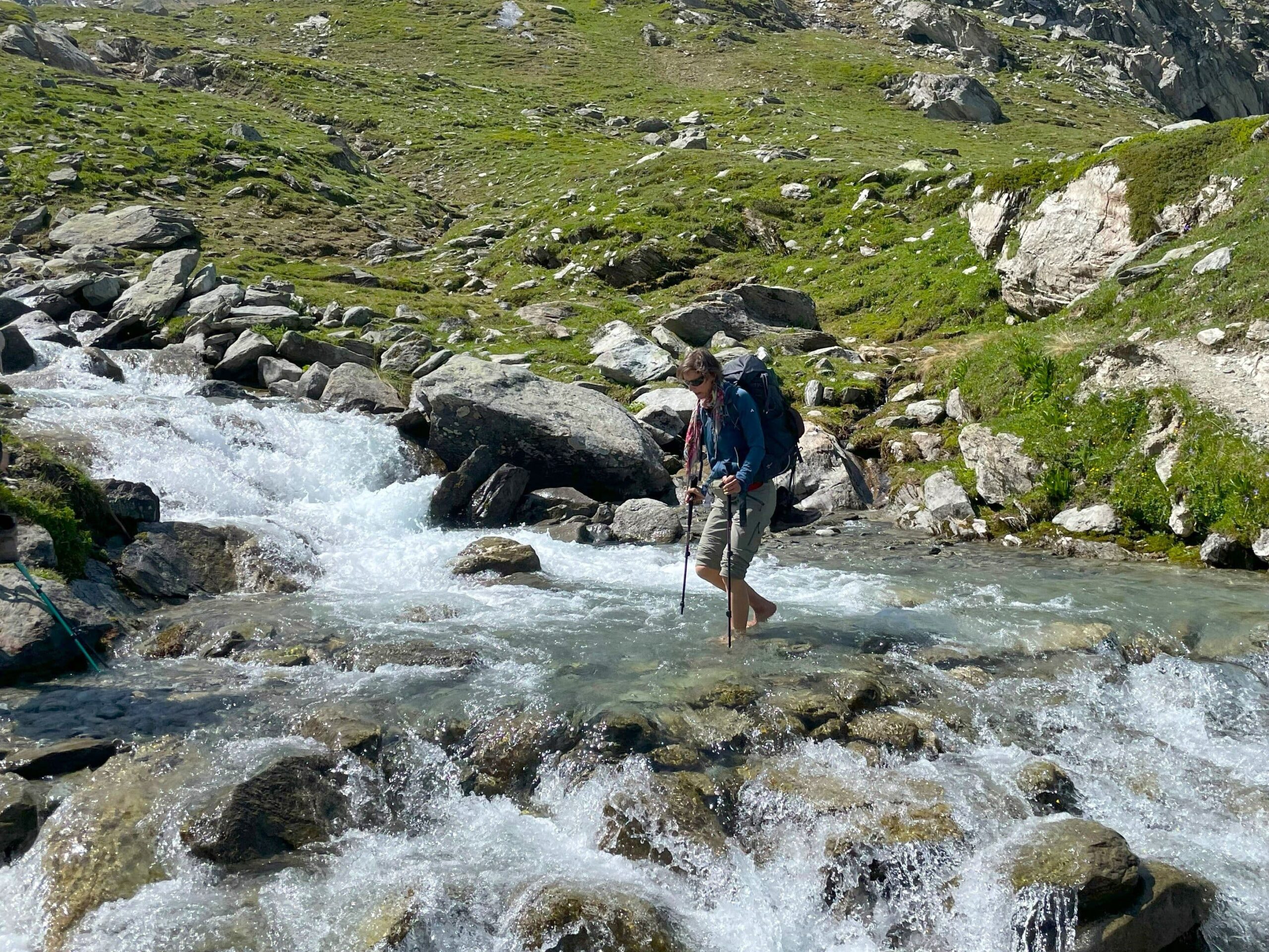 comp5_34_Durch den Bach-min