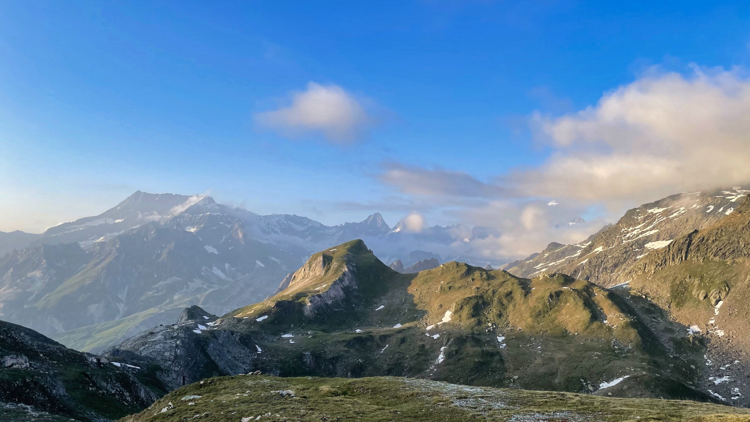 comp5_61_Morgenstimmung 3 mit Blick auf Grand Casse-min